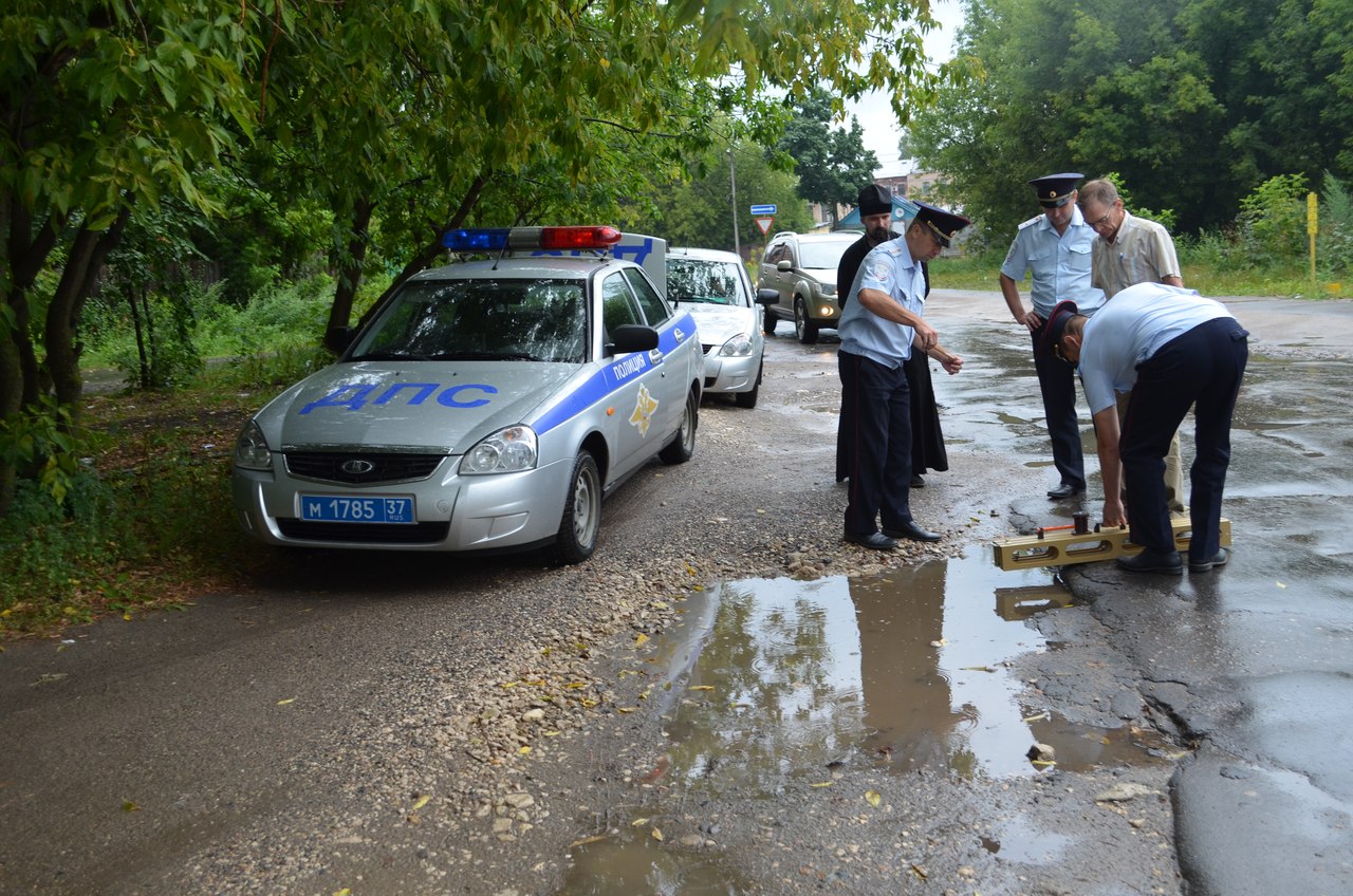В Ивановской области полицейские и общественники проинспектировали проблемные дороги