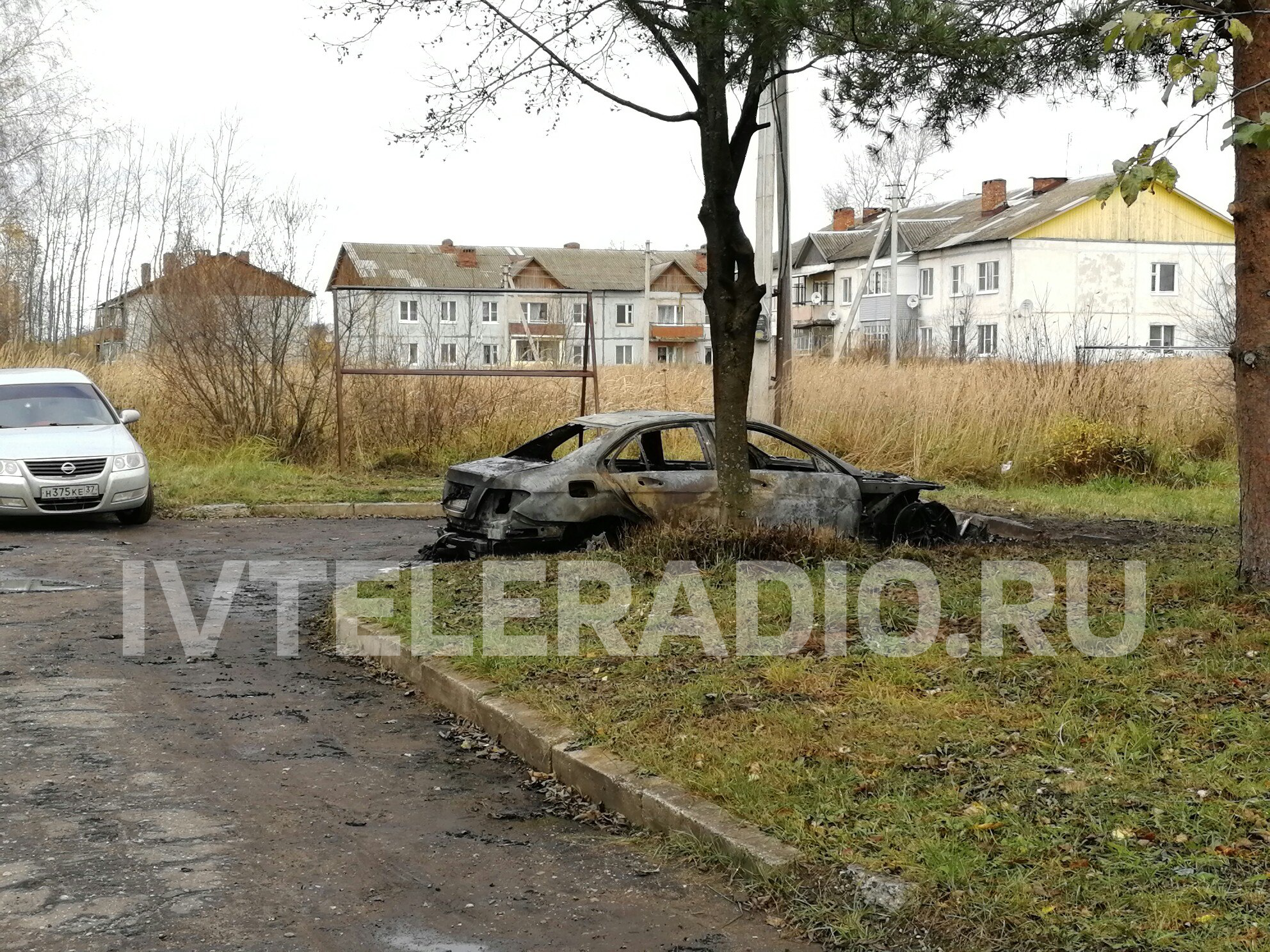 В Тейковском районе сотрудники МЧС ликвидировали возгорание автомобиля "Мерседес"