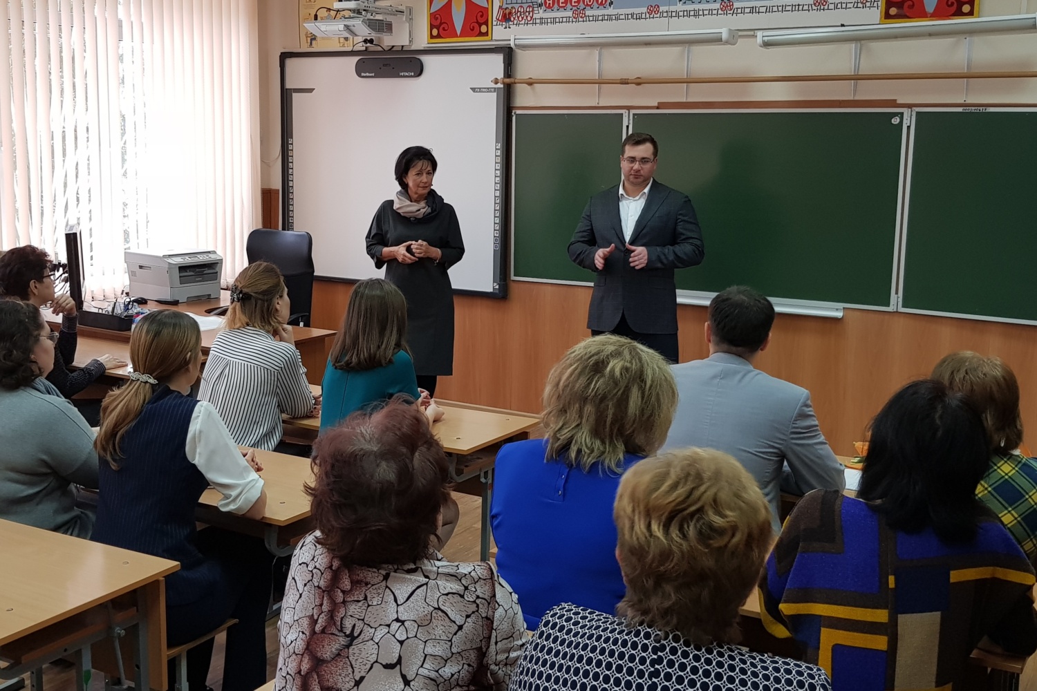 Школьники  взяли  интервью у ивановского градоначальника  Владимира  Шарыпова