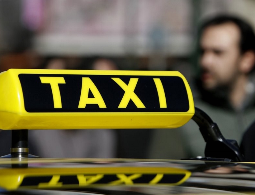 В Иванове таксист смог предотвратить обман бабушки мошенниками