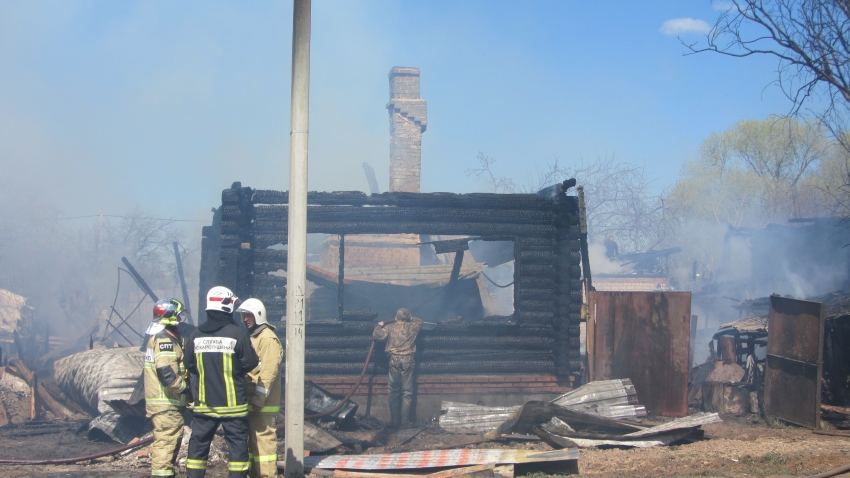 Сразу три дома одновременно сгорели в Ивановской области (ФОТО)