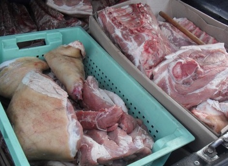 Свинину без документов, изъятую у частника в Иванове, скормили животным
