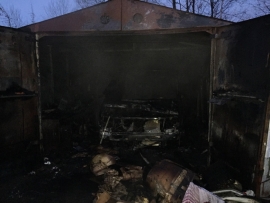 В Иванове гараж сгорел вместе с автомобилем