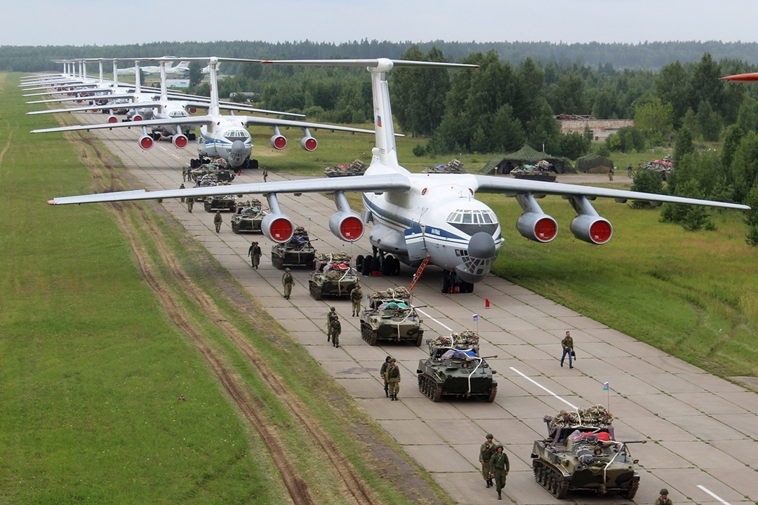 Самолеты с техникой для самого масштабного десантирования стартуют в Иванове