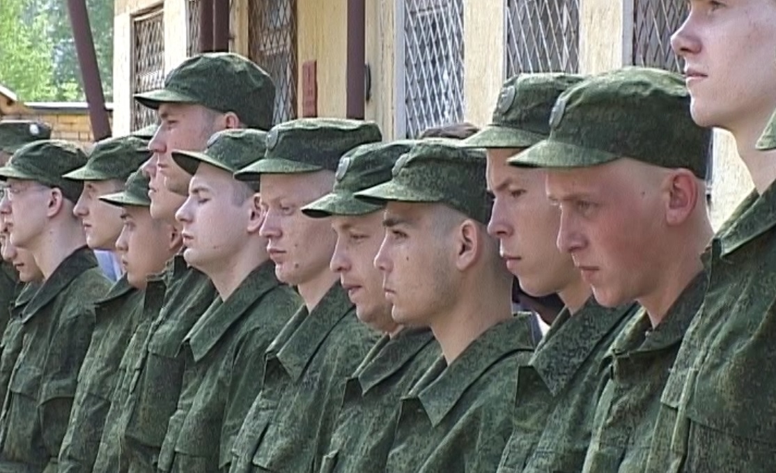 Более тысячи ивановцев приступили к службе в армии по итогам призывной кампании