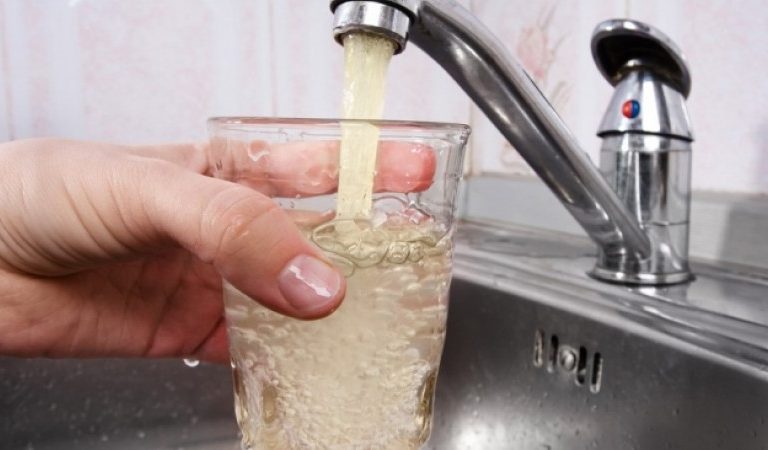 В Приволжском районе качество воды не соответствует санитарным нормам