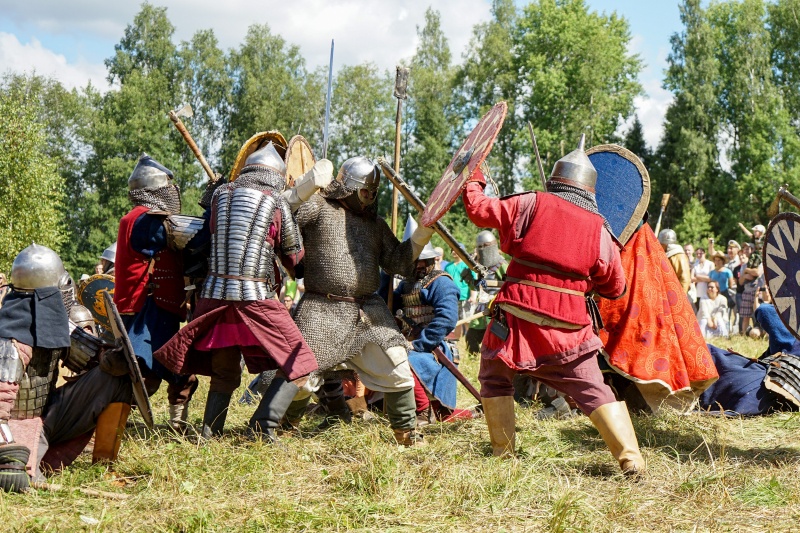 Фестиваль «Кречет» в Ивановском районе предлагает гостям окунуться в эпоху средневековой Руси