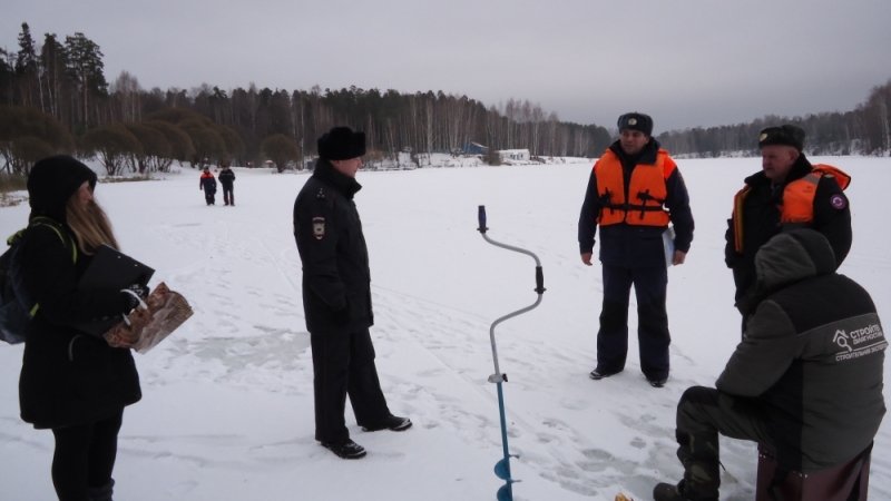 Ивановских рыбаков не пугает неокрепший лед