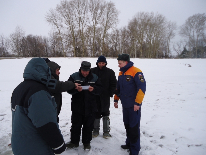 МЧС проследит, чтобы жители Ивановской области  не выходили на лёд водоёмов в опасных местах