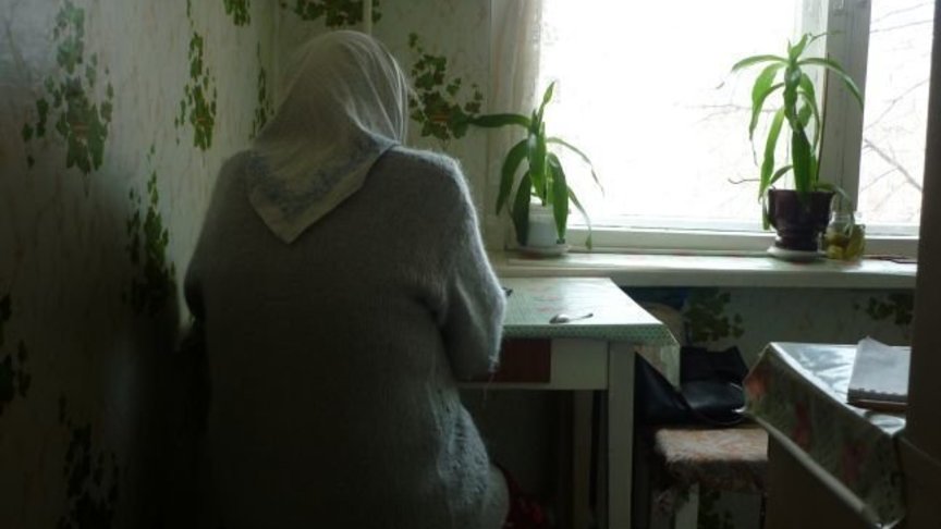 В Ивановской области мошенницы проникли в квартиру к 87-летней женщине под видом соцработников