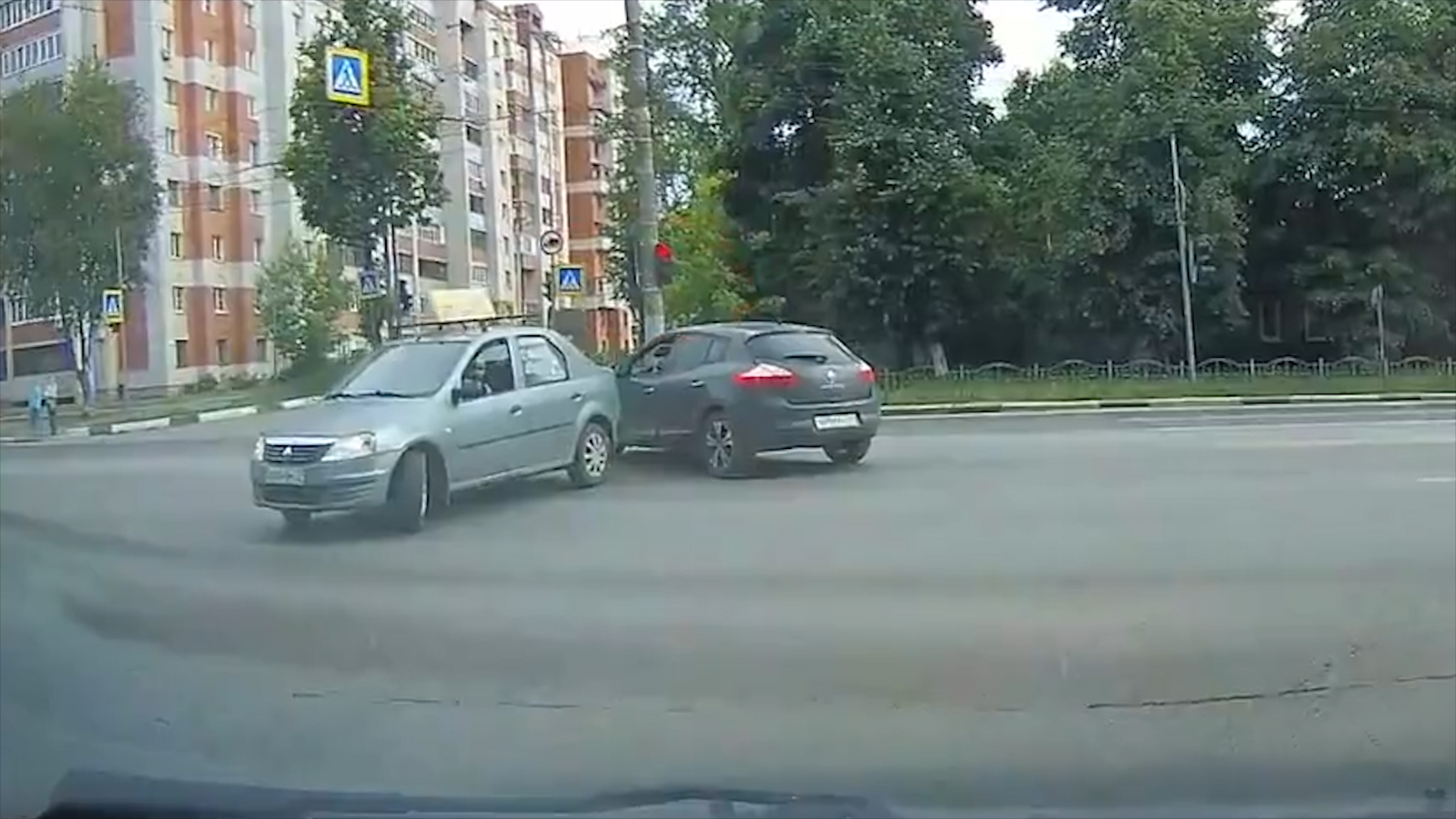 В Иванове водитель легкого автомобиля грубо нарушил ПДД (ВИДЕО)